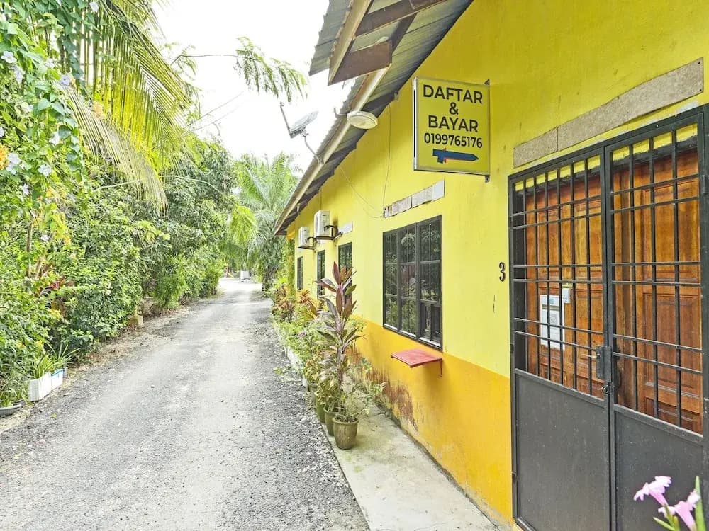 OYO 90566 Homestay Tg Gemok - photo 1