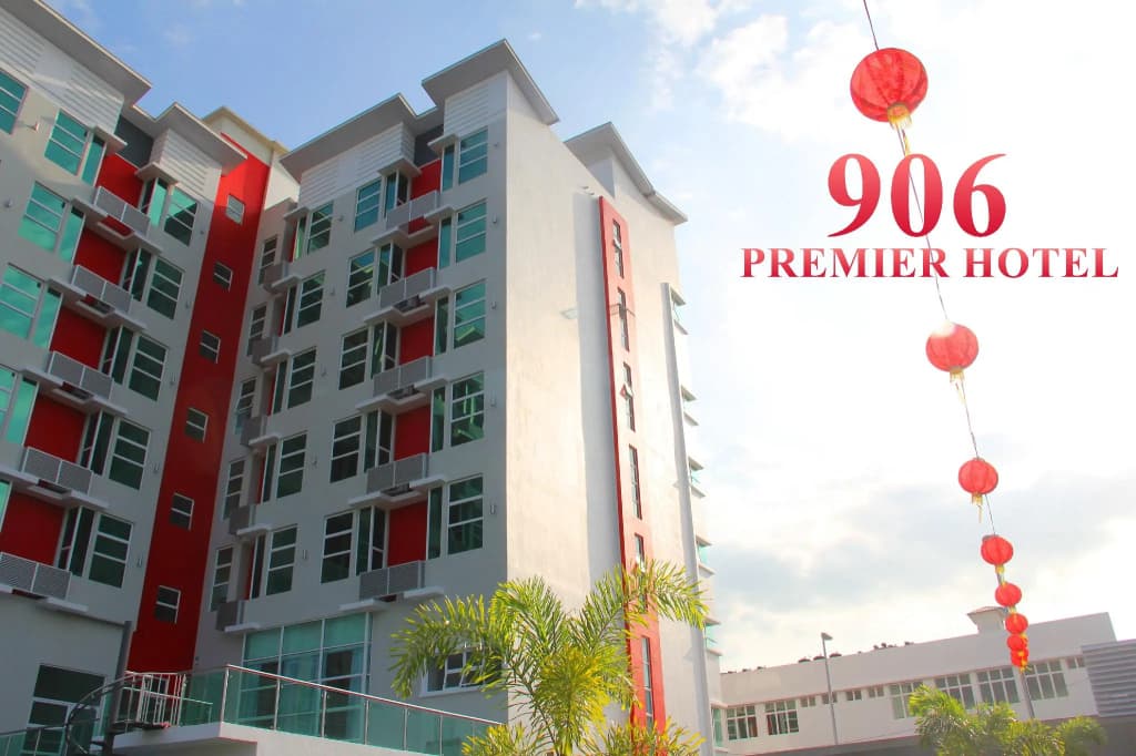 906 Premier Hotel - photo 1