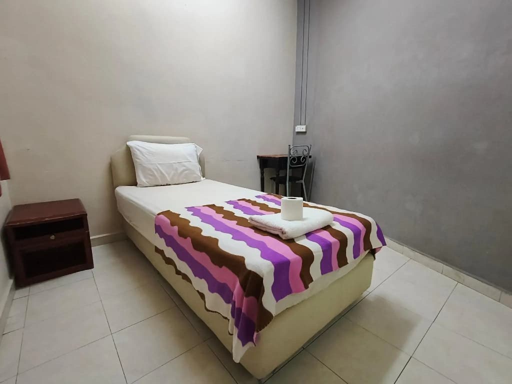 Kota Lodge Hotel - photo 2