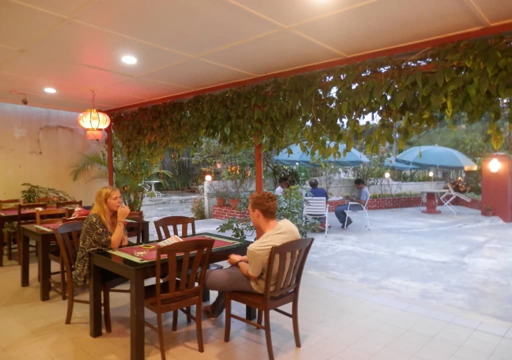 Eight Mentigi Guest House - photo 11