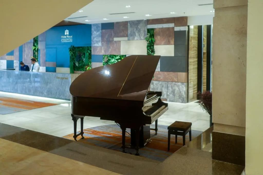 Royal Signature - photo 27