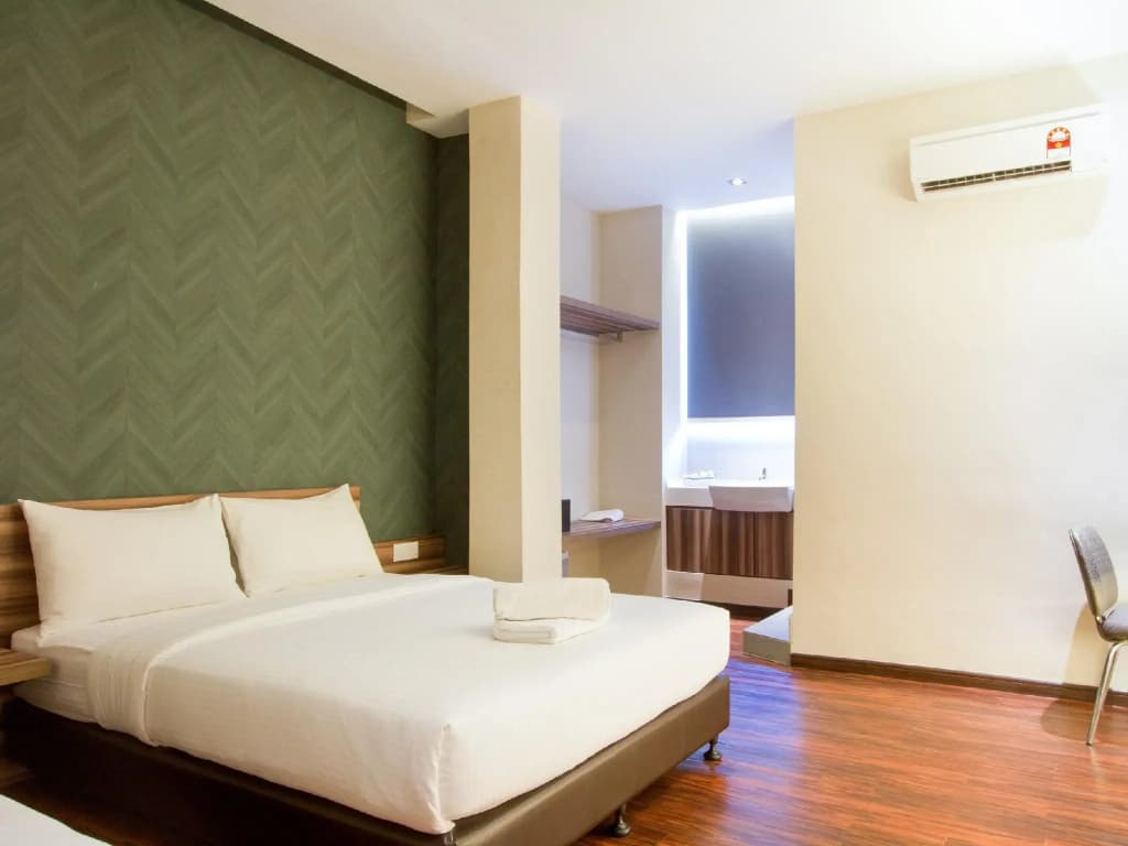 D Elegance Hotel - photo 6