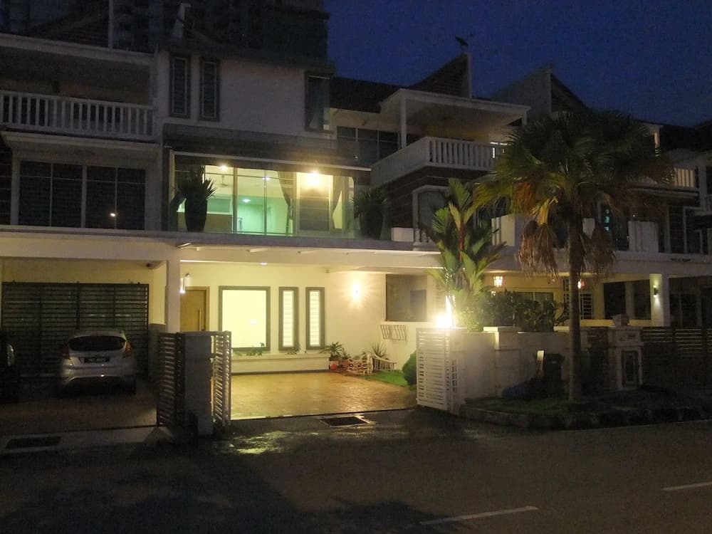 iBook 1 - Luxury Holiday Homestay - photo 1