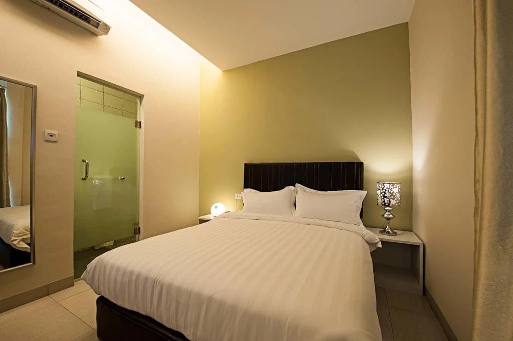 Seven Boutique Hotel - photo 2