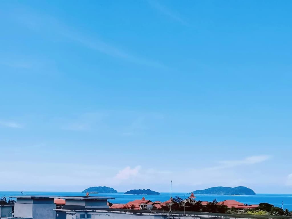 New! Seaview Deluxe Sunrise Suite 2000 sqft Imago Loft B 3 bedrooms above Imago Shopping Mall - photo 16