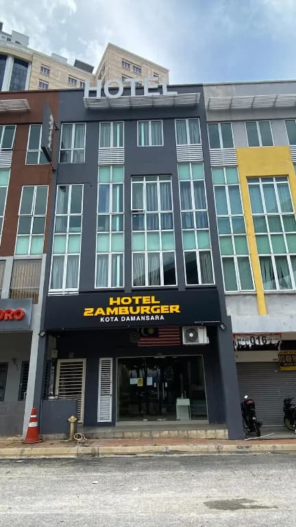 Hotel Zamburger Kota Damansara (De Jaya) - photo 1