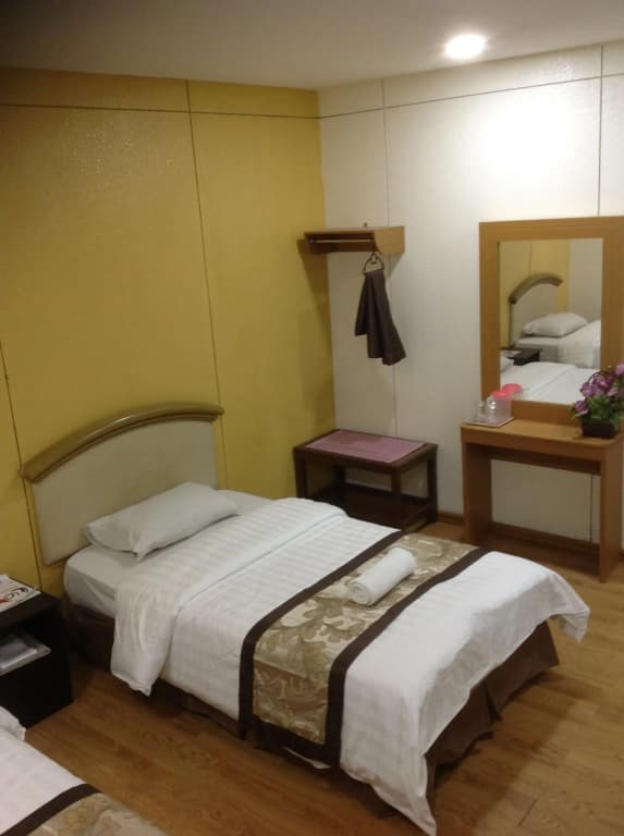 Sabrina Court Hotel - photo 14