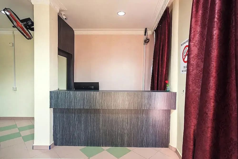 T P Hotel - photo 2
