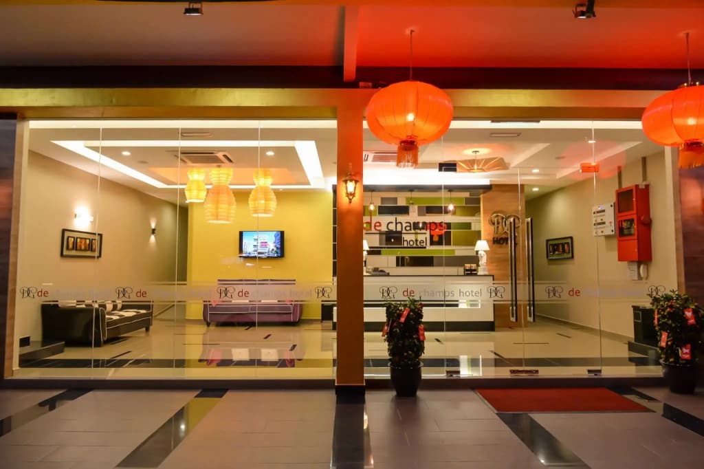 De Champs Hotel - photo 12