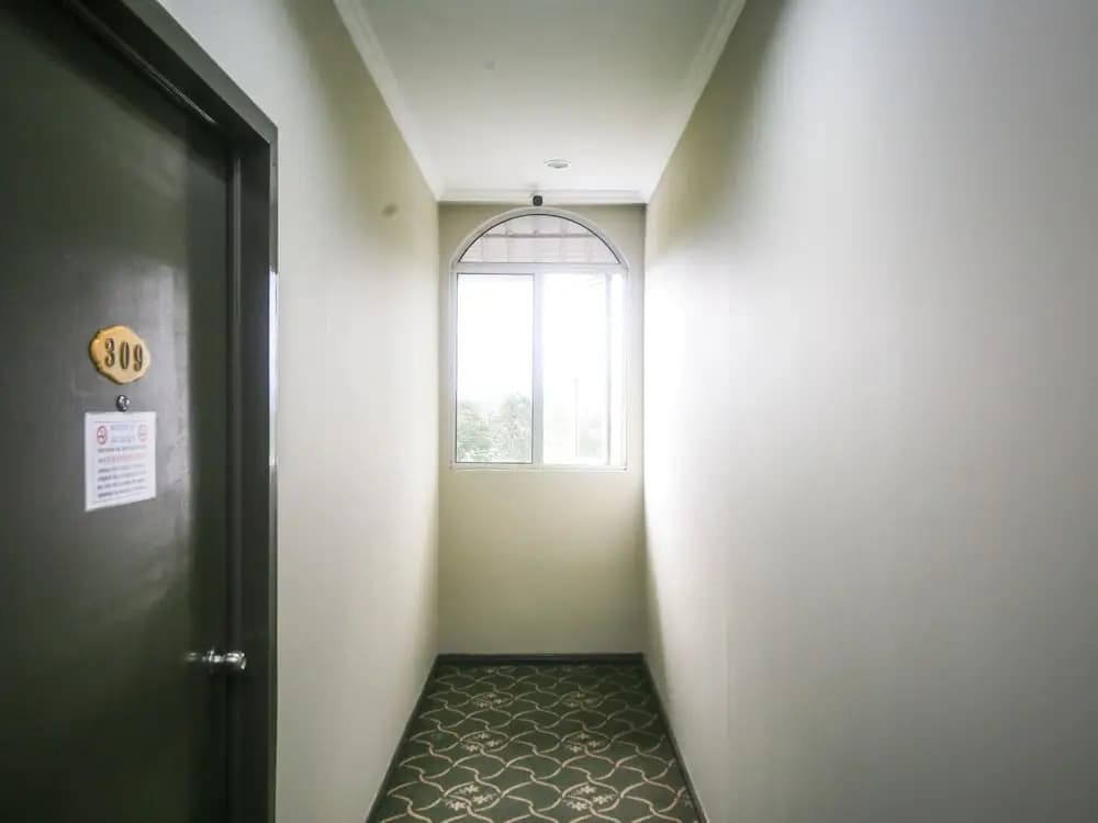 Jockey Lodge Hotel by OYO Rooms - photo 2