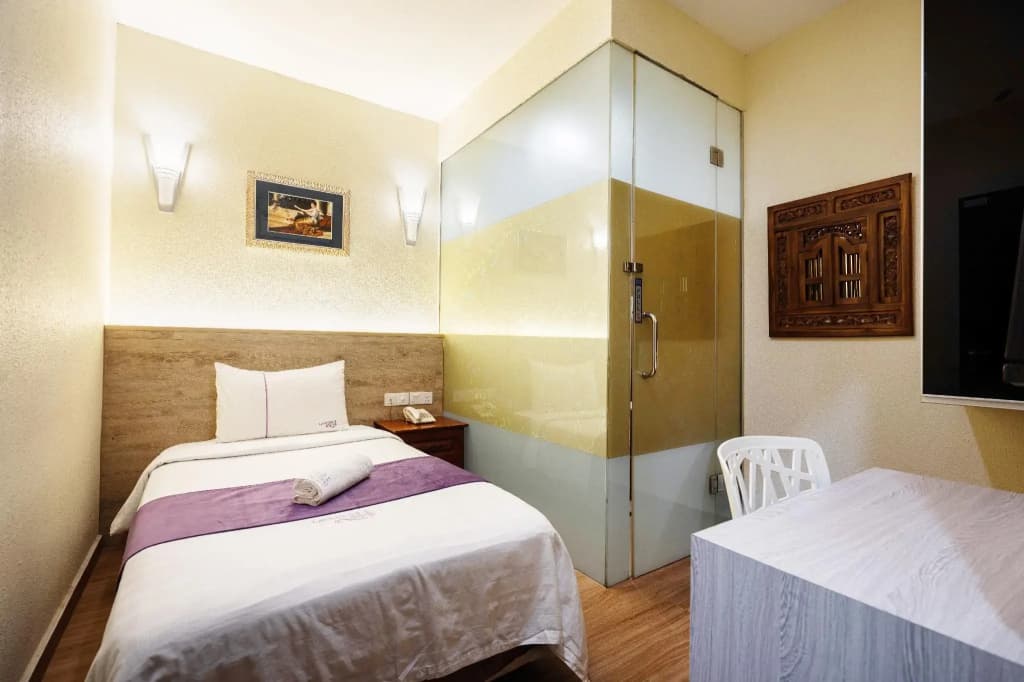 Lavender Inn Permas Jaya - photo 21