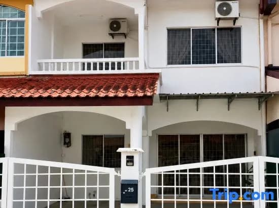 Sandakan Homestay - photo 1