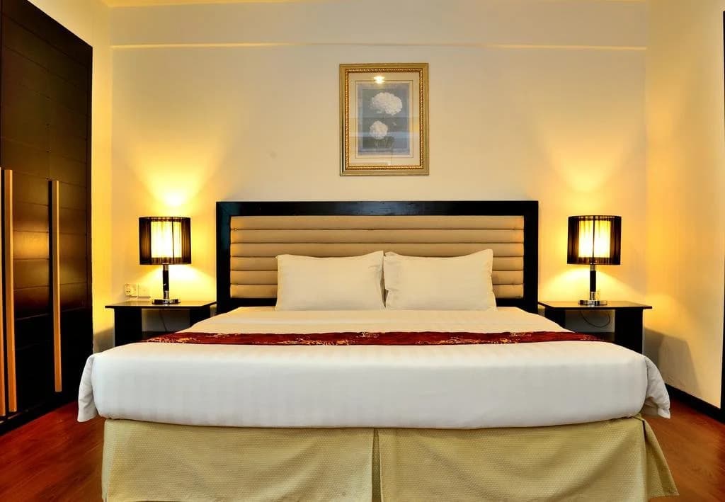 Likas Square Condotel - photo 4