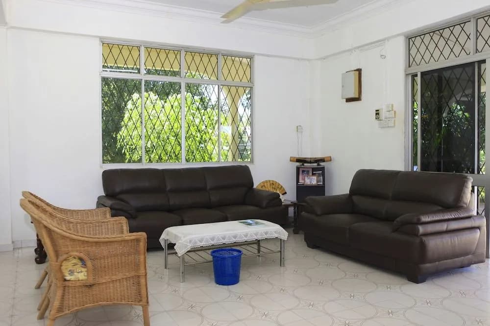 Pulutan Heritage House - photo 11