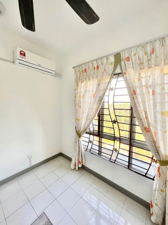 Tropika Homestay Bangi with 3 Bedrooms - photo 1