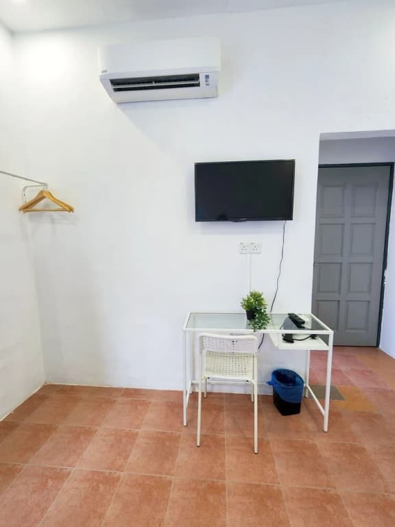 Gurney Coast Guest House by Sky Hive - photo 10