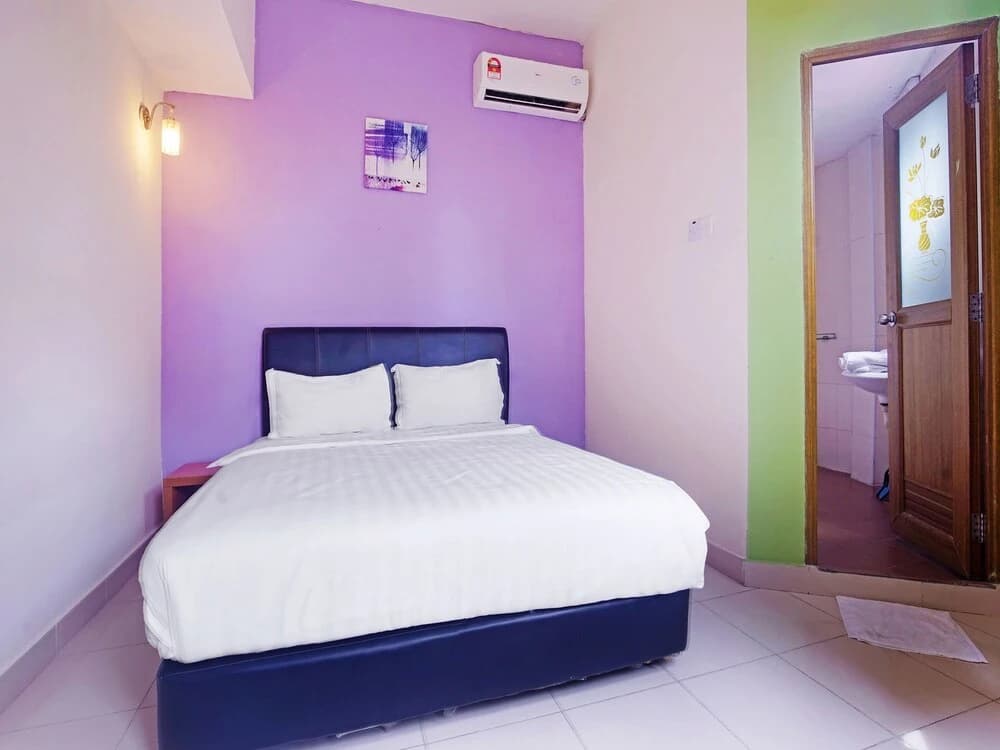 Hotel O Night Queen salak Tinggi - photo 5