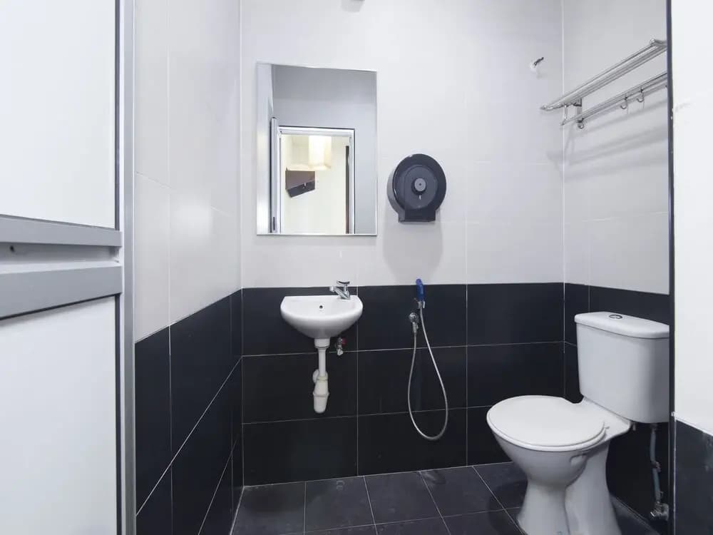 OYO 498 D&F Boutique Hotel Senawang - photo 9