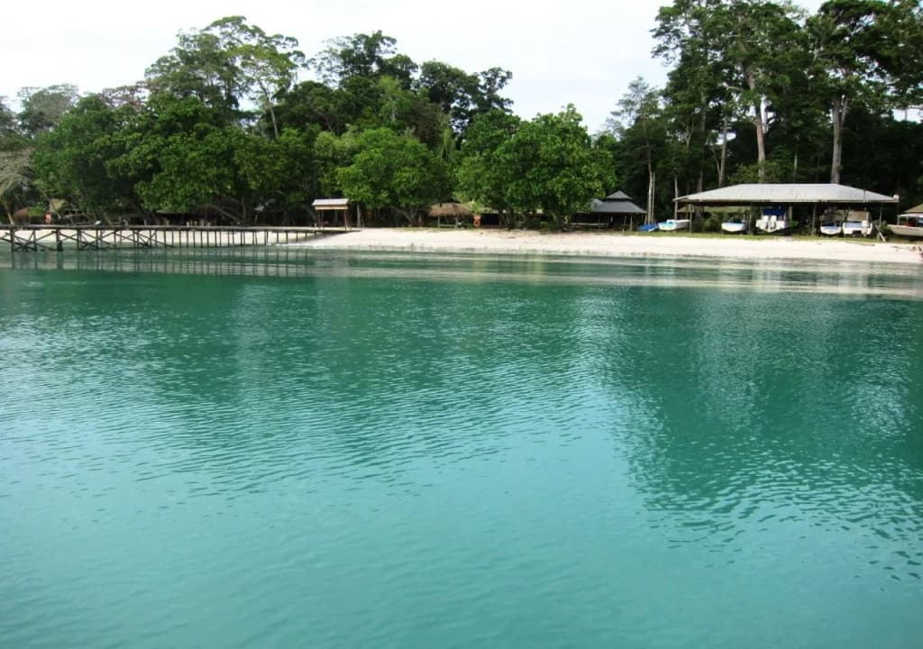 Survivor Lodge Pulau Tiga - photo 2