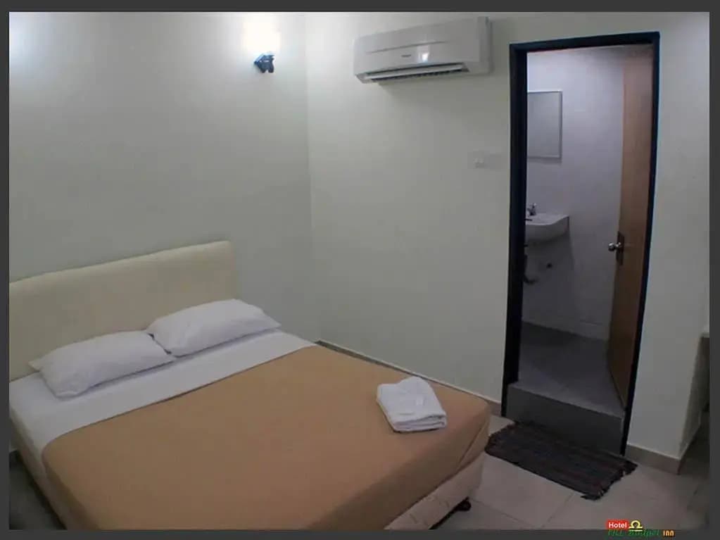 JRL Budget Inn Hotel - photo 3