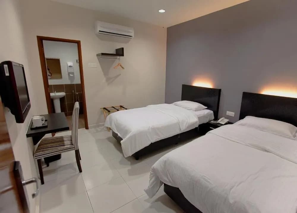 Melody Inn Hotel - photo 3