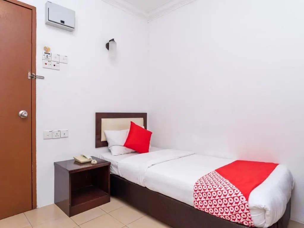 OYO 90742 I-home Hotel - photo 8