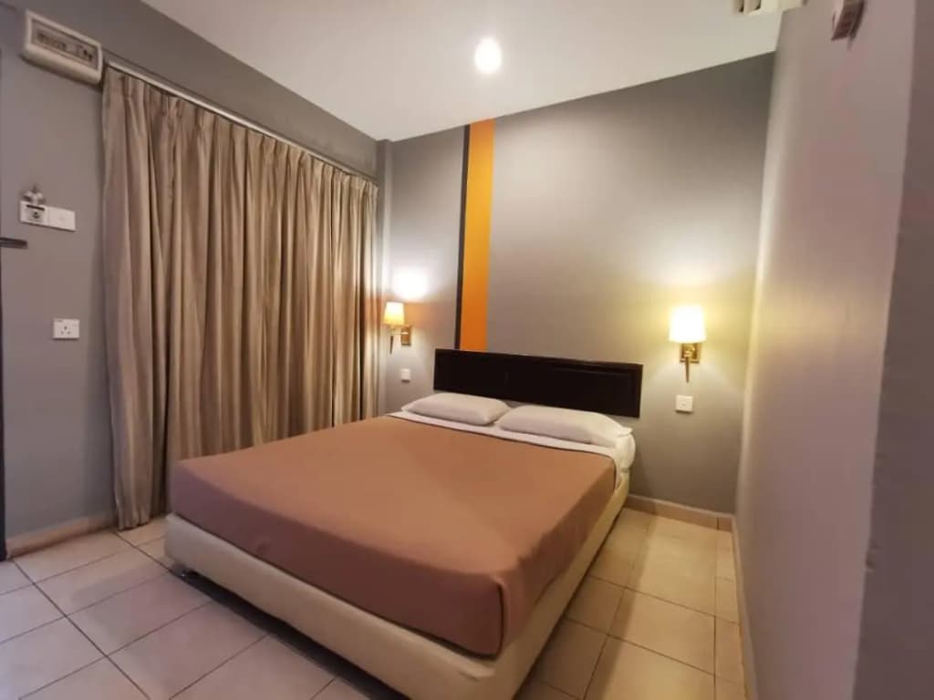 One World Lodging - photo 1