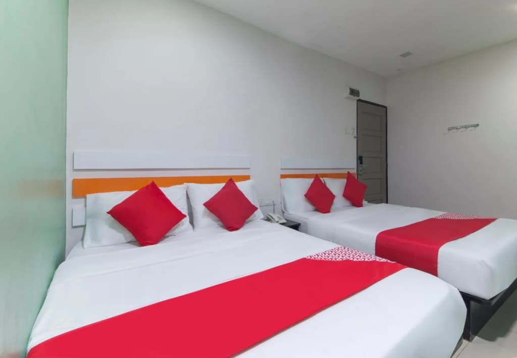 OYO 90296 Red Orange Hotel Port Klang - photo 4