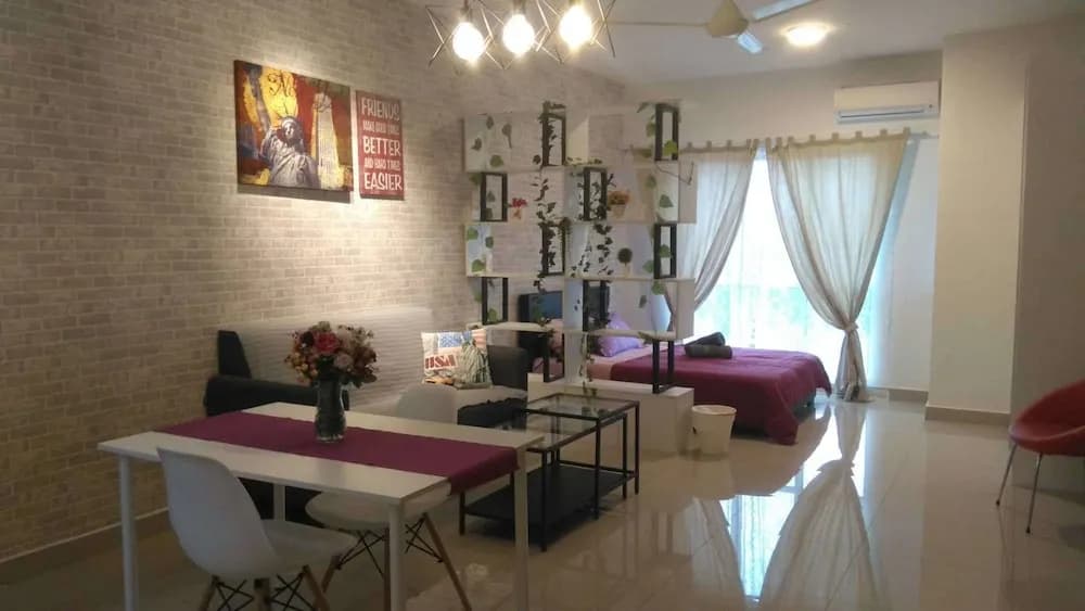 Private Studio Suite Galleria Equine - photo 4