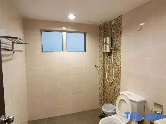 Spacious & Homey Apartment at Marina Island by JoMy Homestay - photo 7