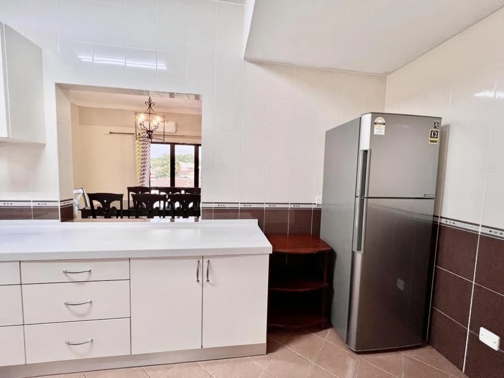 PENTHOUSE MARINA COURT VACATION HOME 5 BEDROOMS KOTA KINABALU 15pax - photo 19
