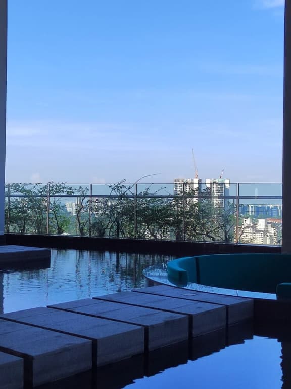 Executive Azure Next to New World Hotel - photo 13
