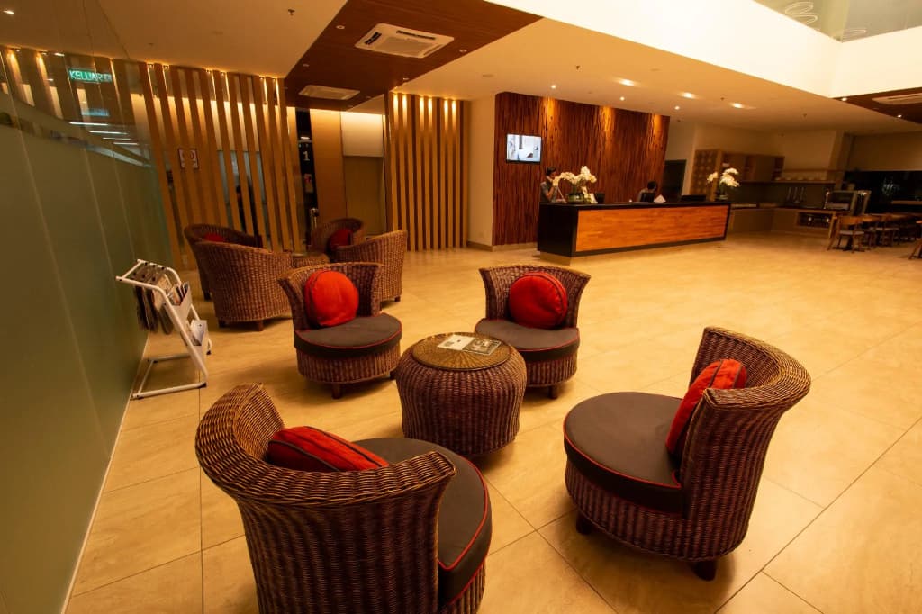 AZ Hotel & Serviced Apartments - photo 2