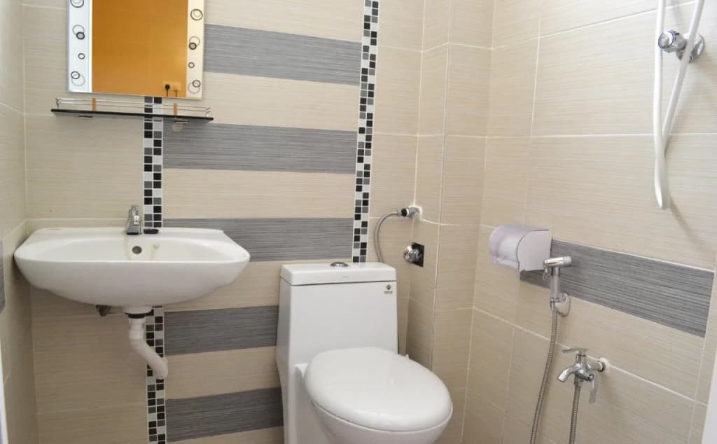 H & H Guesthouse 1 - photo 8