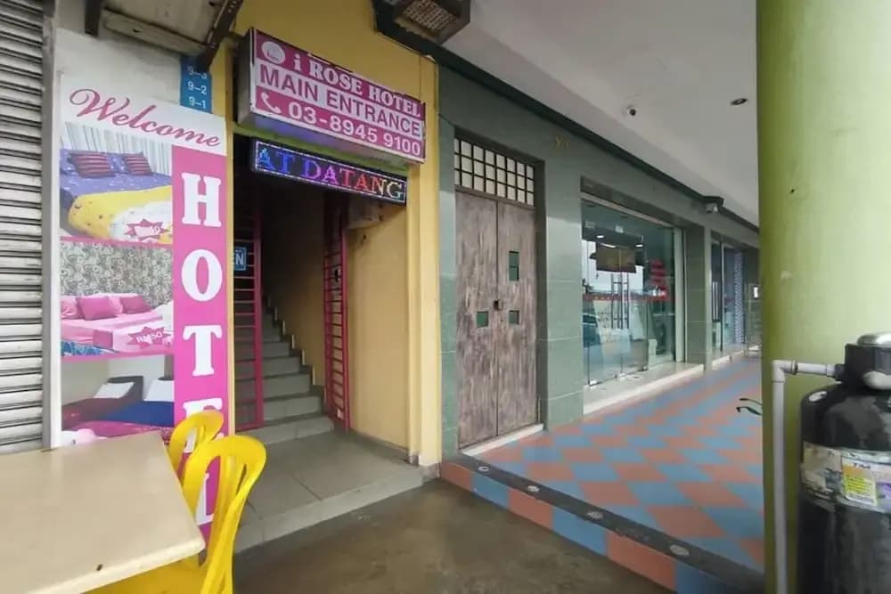 I Rose Budget Hotel - photo 28