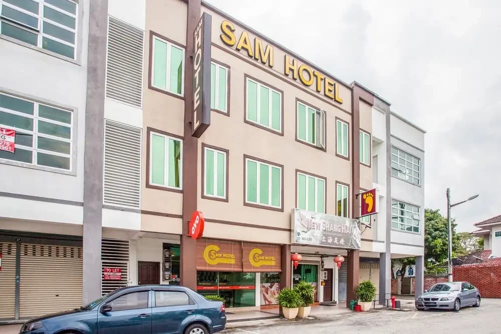 Oyo 89444 Sam Hotel - photo 1
