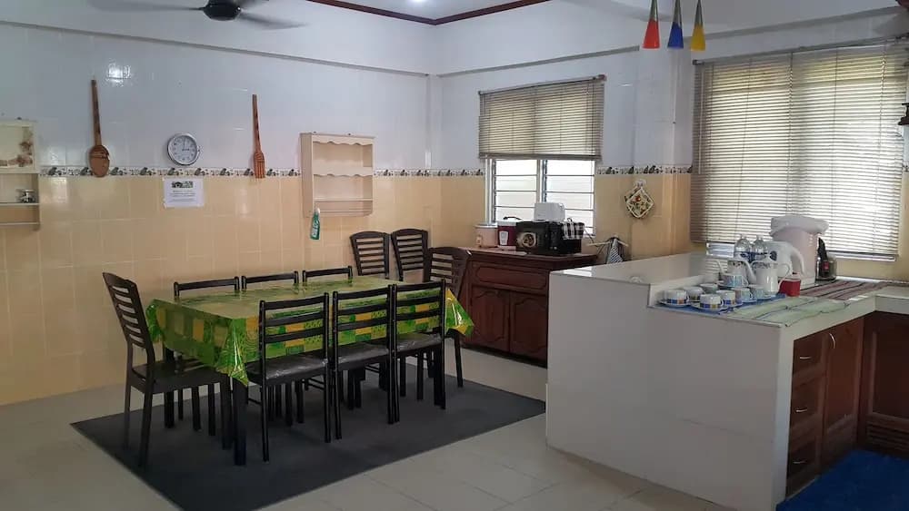 D'hartamas Guesthouse - photo 18