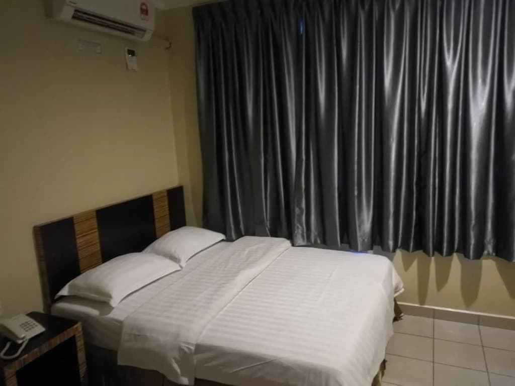 Hotel Traveller - photo 5