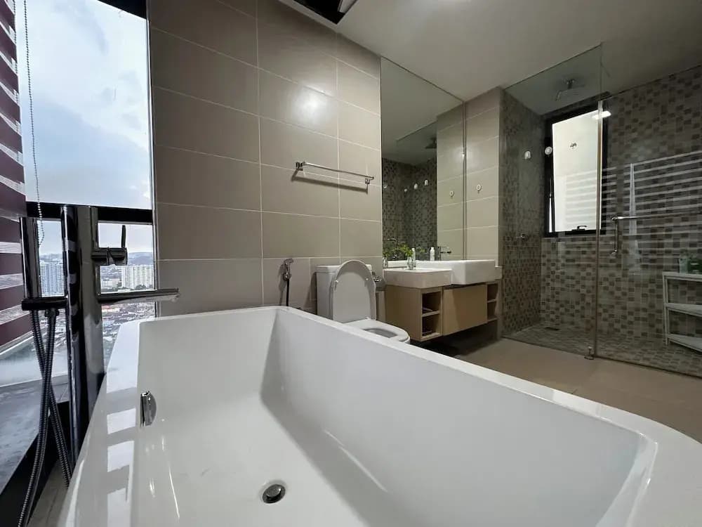 Skyline Luxe 4BR Retreat with En-suites - photo 11