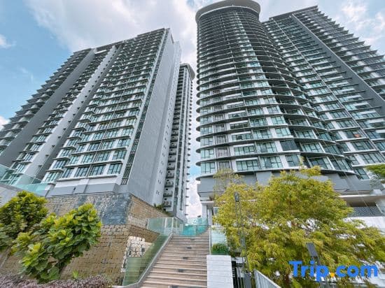 Mosaic Southkey Residence Near Midvalley by Dawn Stay - photo 1