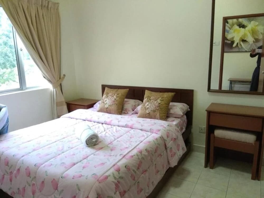 Suria Service Apartments @ Bukit Merak Laketown Resort by Oyo - photo 3