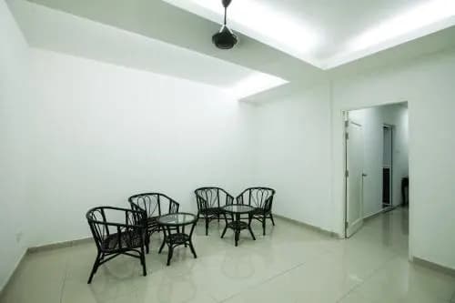 Mr. J Guest House @ Taman Kenangan - photo 2