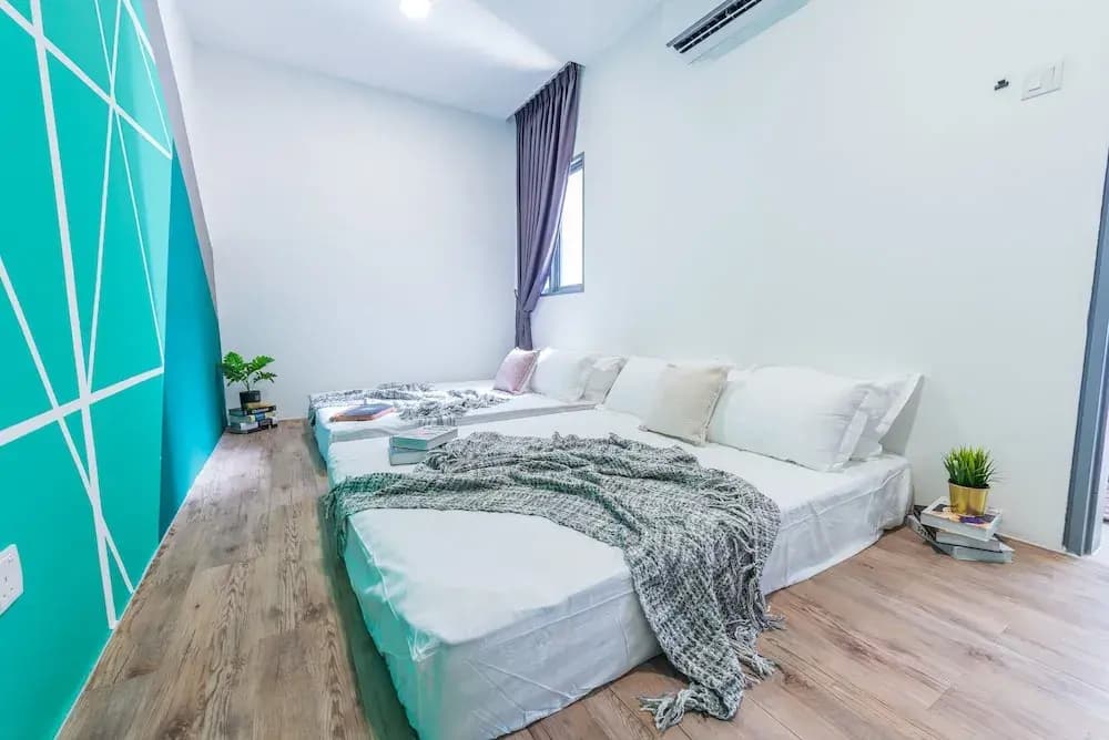 10PAX Homestay With Netflix at Cyberjaya - photo 3