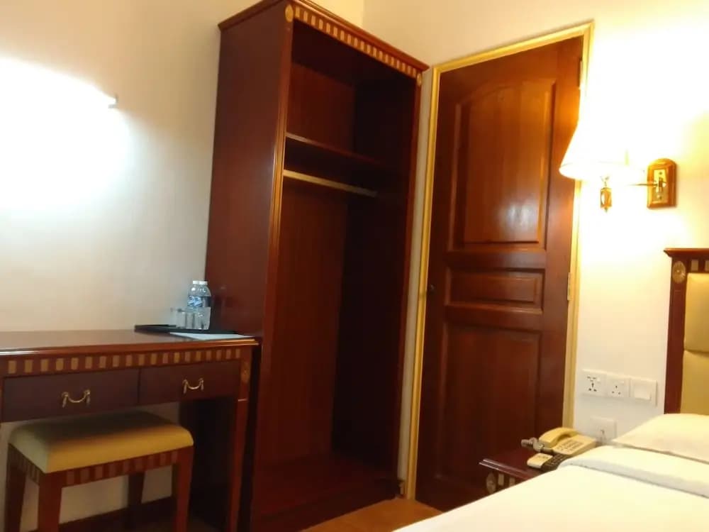 Borneo Suites Hotel - photo 4
