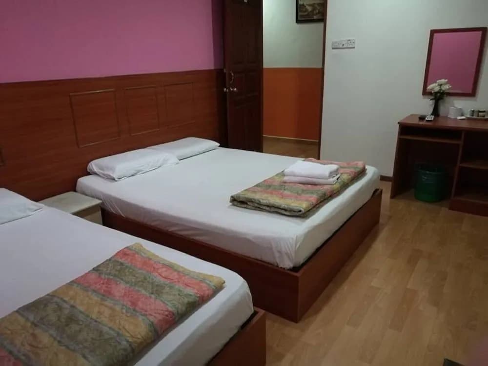Golden Night Hotel Cameron Highlands - photo 3
