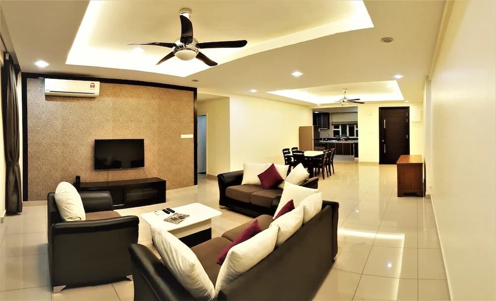 Summerton Luxury 4 Bedrooms Suite by D Imperio Homestay - photo 2