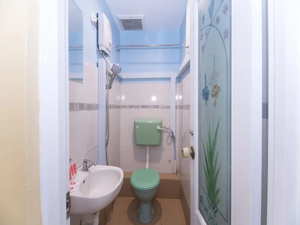 Rafik Ali Motel by OYO Rooms - photo 13