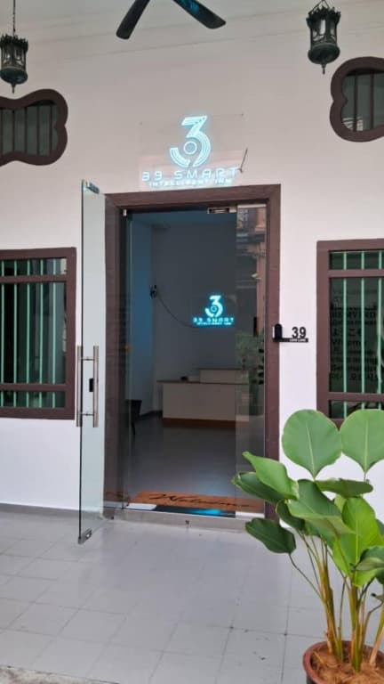 39 Love Lane - Smart Intelligent Inn - photo 1