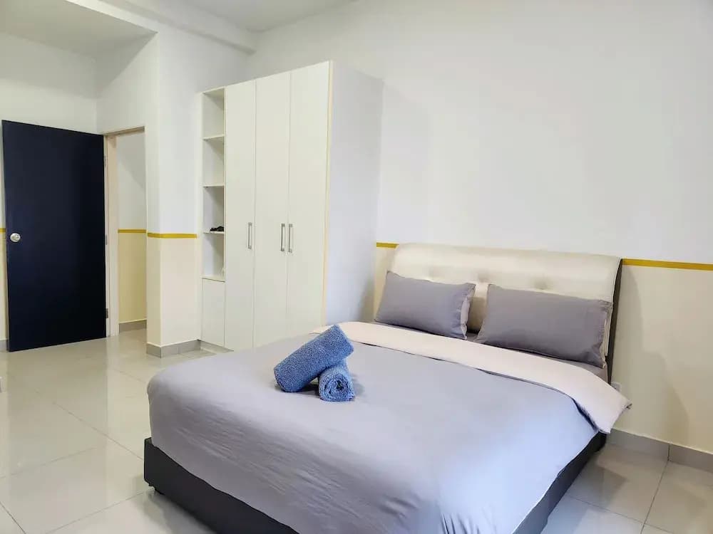 Twin Galaxy Residences by Widebed JB - photo 12