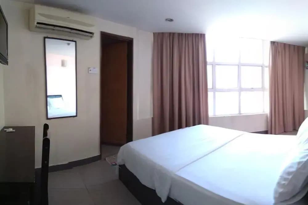 Starview Hotel - photo 1